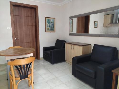 Santa Maria Villa Apt (a)