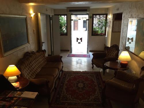Hostal Guest House Al Milion