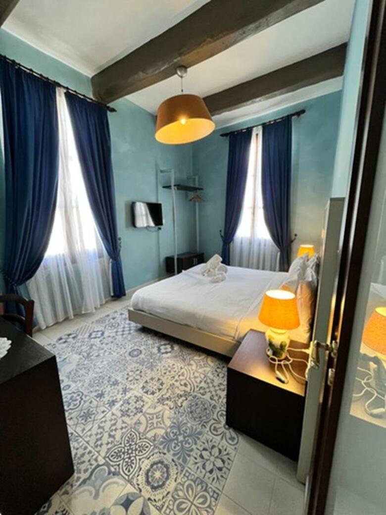 Hostal My Travel House