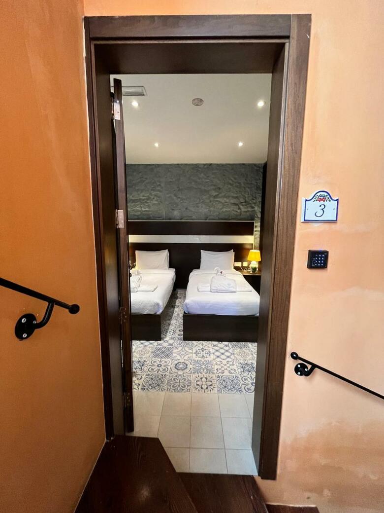 Hostal My Travel House