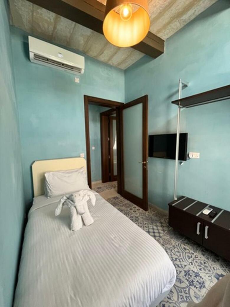 Hostal My Travel House