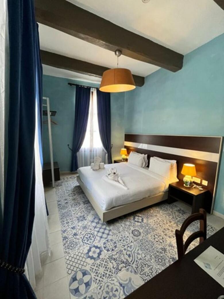 Hostal My Travel House