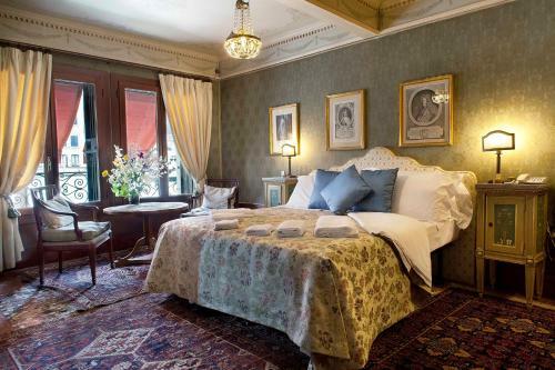 Hostal Palazzetto Pisani Grand Canal