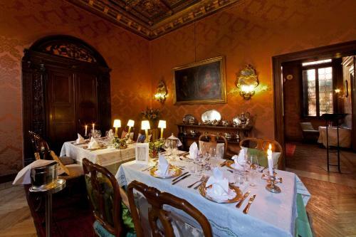 Hostal Palazzetto Pisani Grand Canal