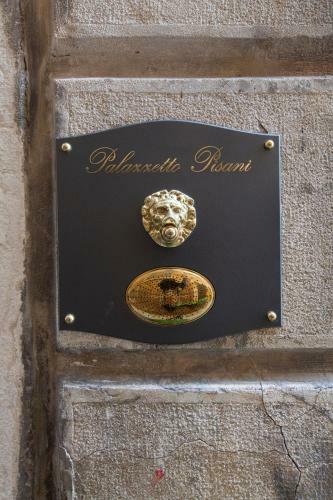 Hostal Palazzetto Pisani Grand Canal