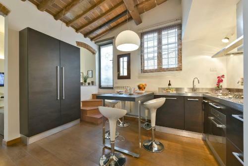 Santa Maria Novella Halldis Apartments