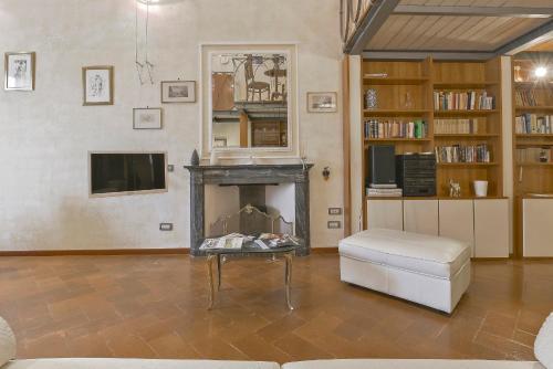 Santa Maria Novella Halldis Apartments