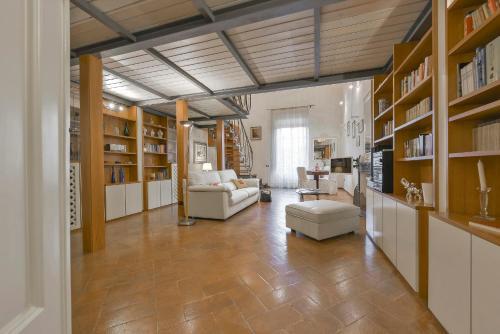 Santa Maria Novella Halldis Apartments