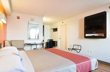 Hotel Motel 6 Washington Dc Sw-springfield