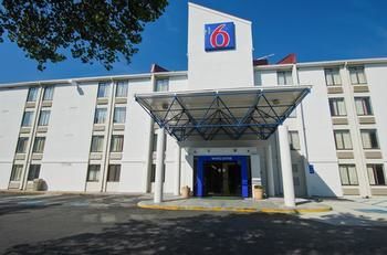 Hotel Motel 6 Washington Dc Sw-springfield