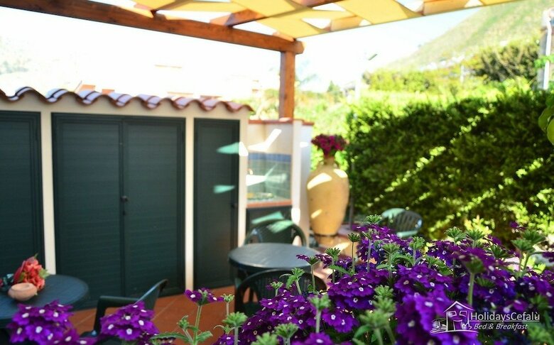 Bed & Breakfast Holidays Cefal�