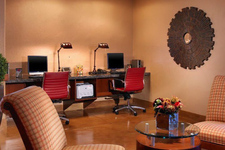 Hotel Four Points By Sheraton Tucson Airport