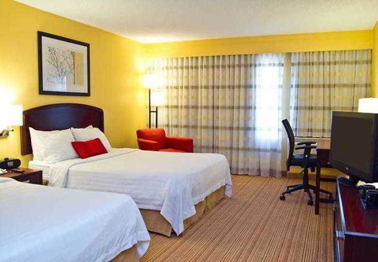 Hotel Courtyard Dallas Richardson At Campbell