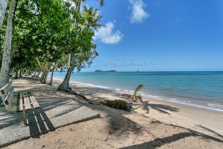 Hotel Agincourt Beachfront Apartments