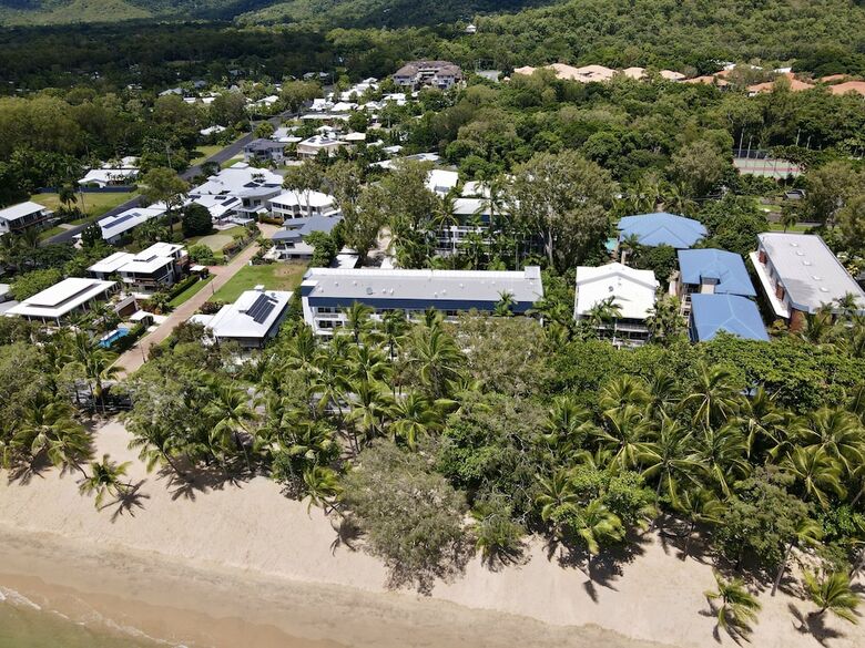 Hotel Agincourt Beachfront Apartments