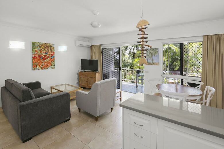 Hotel Agincourt Beachfront Apartments