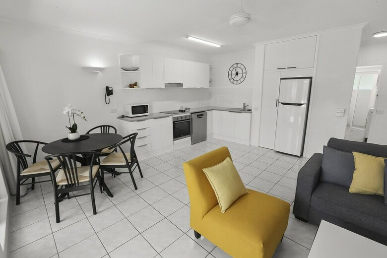 Hotel Agincourt Beachfront Apartments