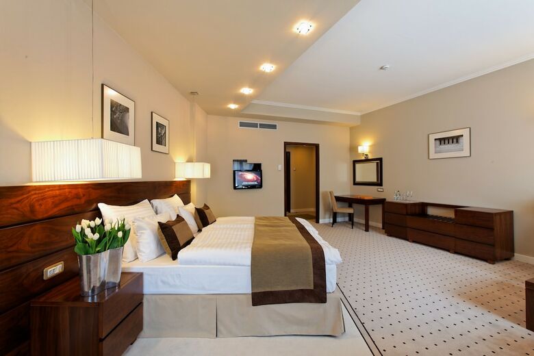 Hotel Capital Plaza