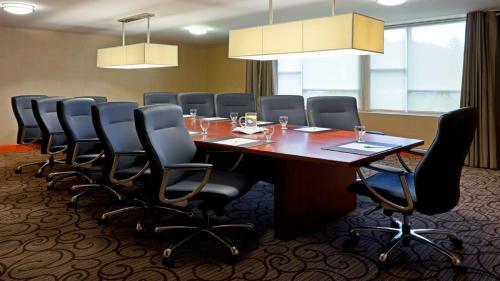 Hotel Holiday Inn Oakville Centre