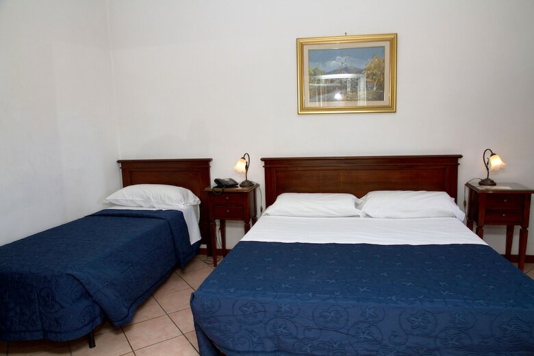 Hostal Gaudi Guest House