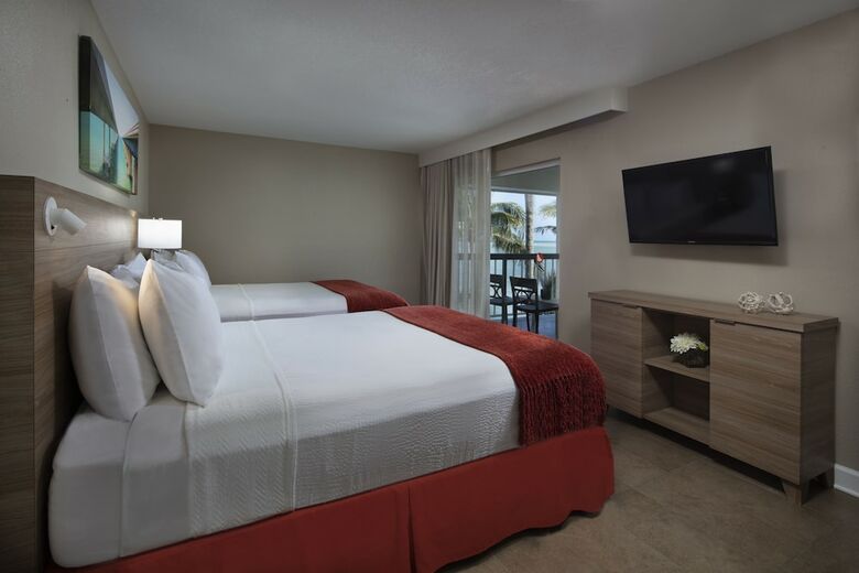 Hotel Pelican Cove Resort Marina