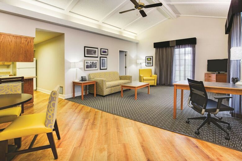 Hotel Days Inn By Wyndham Gainesville University I-75