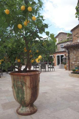Hotel H�tel Restaurant Le Pradinas