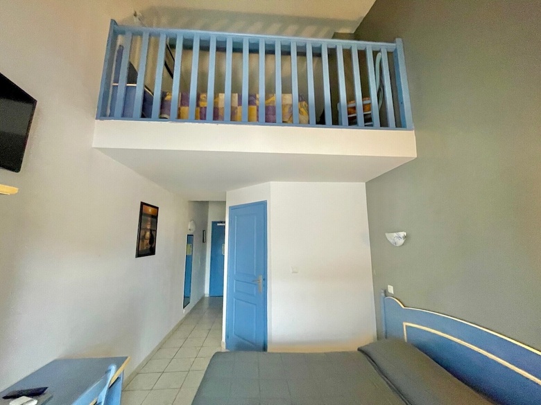Hotel Les Palmiers En Camargue