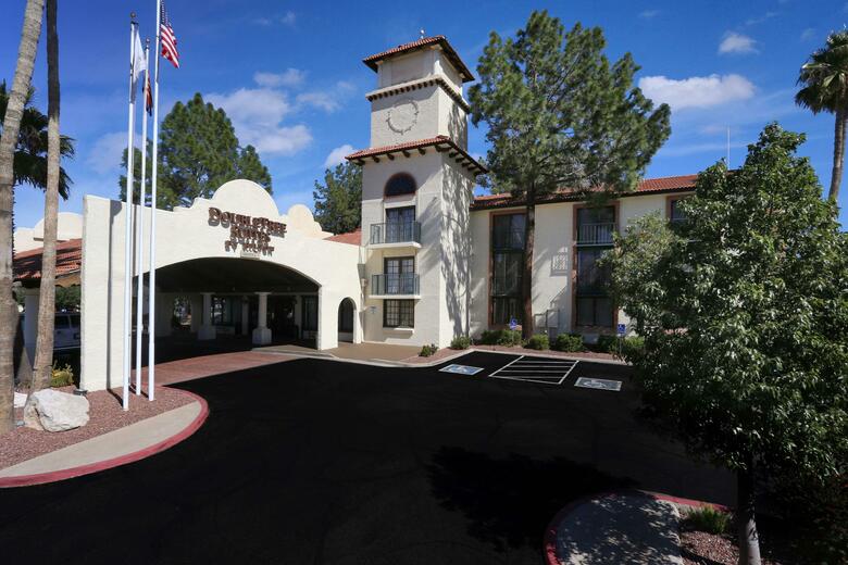 Hotel Doubletree Suites By Hilton Tucson Airport