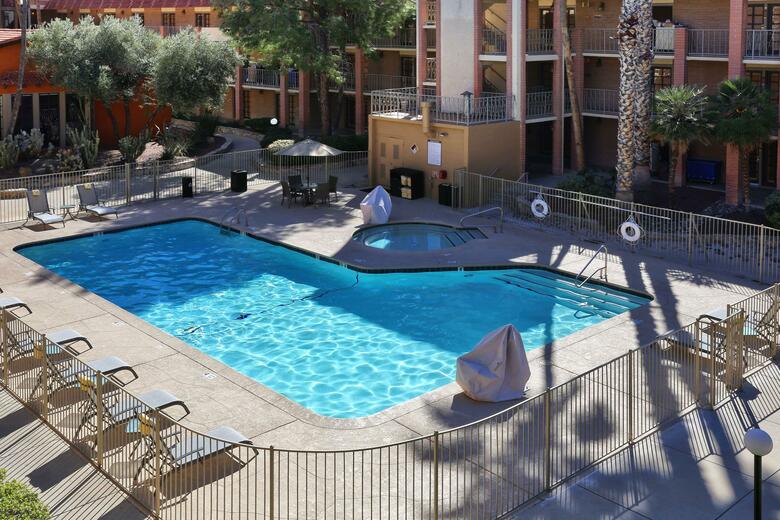 Hotel Doubletree Suites By Hilton Tucson Airport