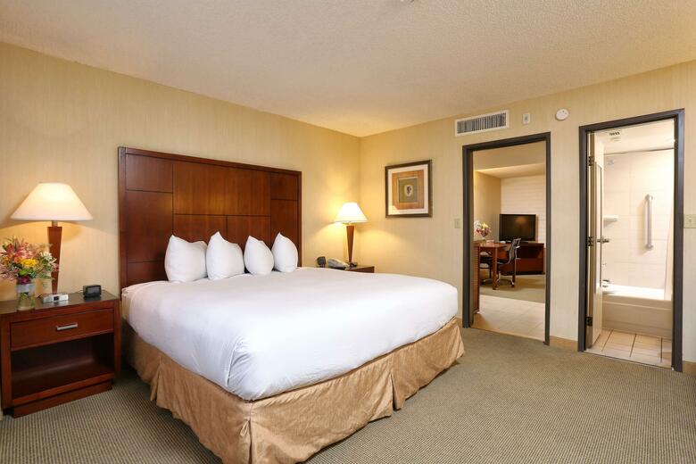 Hotel Doubletree Suites By Hilton Tucson Airport