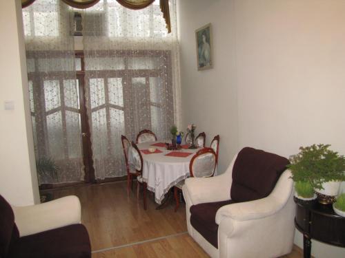 Apartment On Melashvili 24