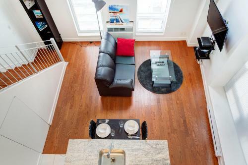 Palais-des-congr�s Furnished Apartments