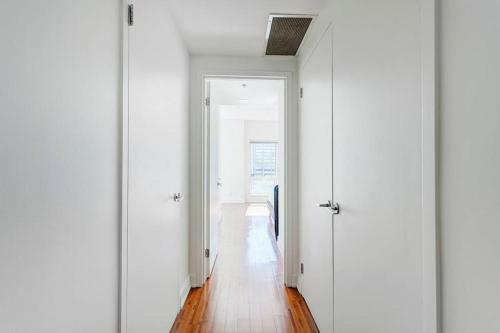 Palais-des-congr�s Furnished Apartments