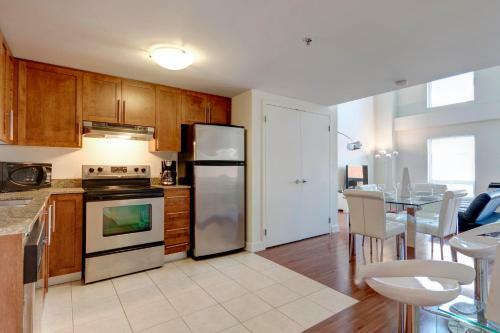 Palais-des-congr�s Furnished Apartments