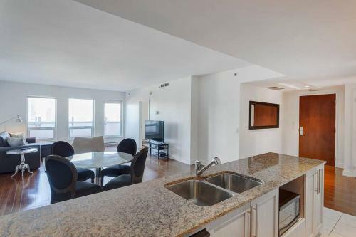 Palais-des-congr�s Furnished Apartments