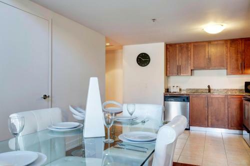Palais-des-congr�s Furnished Apartments