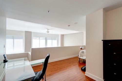 Palais-des-congr�s Furnished Apartments