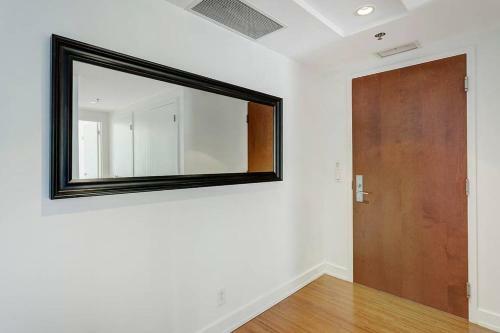 Palais-des-congr�s Furnished Apartments