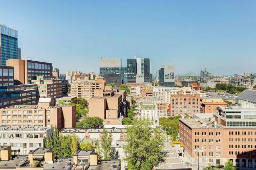 Palais-des-congr�s Furnished Apartments