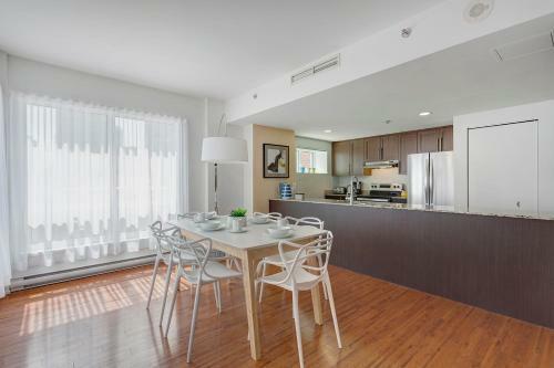Palais-des-congr�s Furnished Apartments