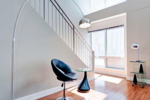 Palais-des-congr�s Furnished Apartments