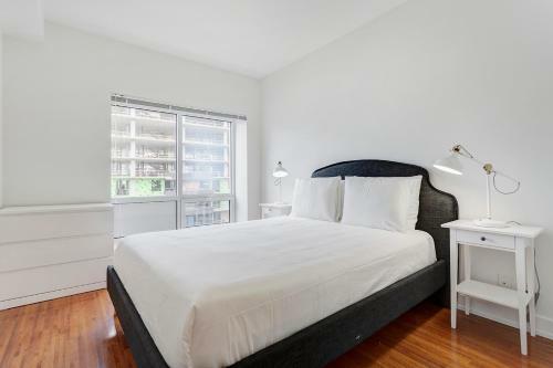 Palais-des-congr�s Furnished Apartments