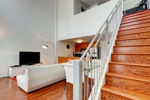 Palais-des-congr�s Furnished Apartments