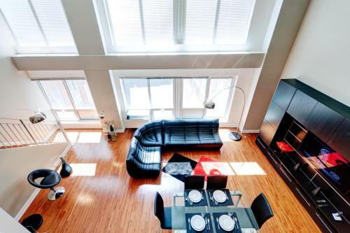 Palais-des-congr�s Furnished Apartments