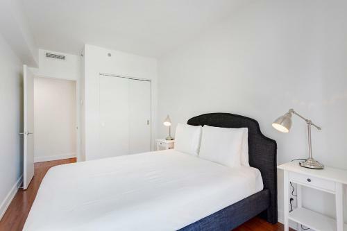 Palais-des-congr�s Furnished Apartments