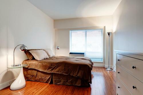Palais-des-congr�s Furnished Apartments