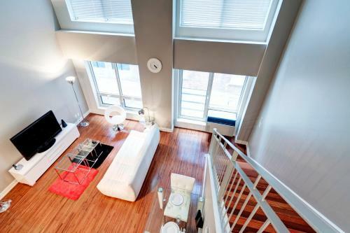 Palais-des-congr�s Furnished Apartments