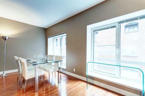 Palais-des-congr�s Furnished Apartments