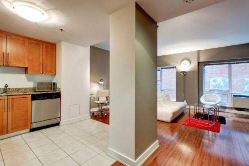 Palais-des-congr�s Furnished Apartments